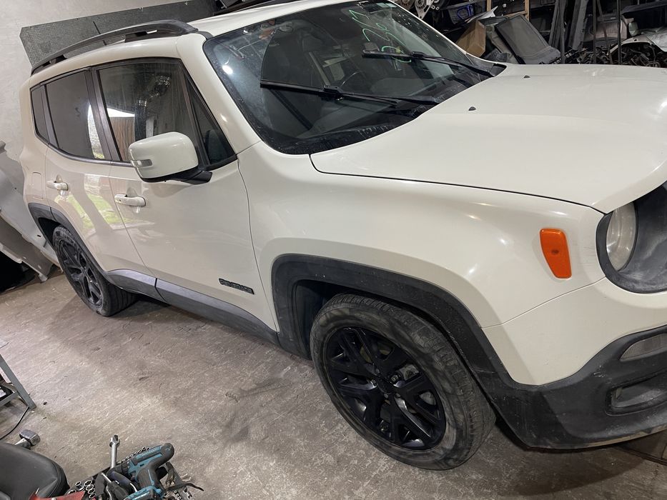 Jeep Renegade розбираэться
