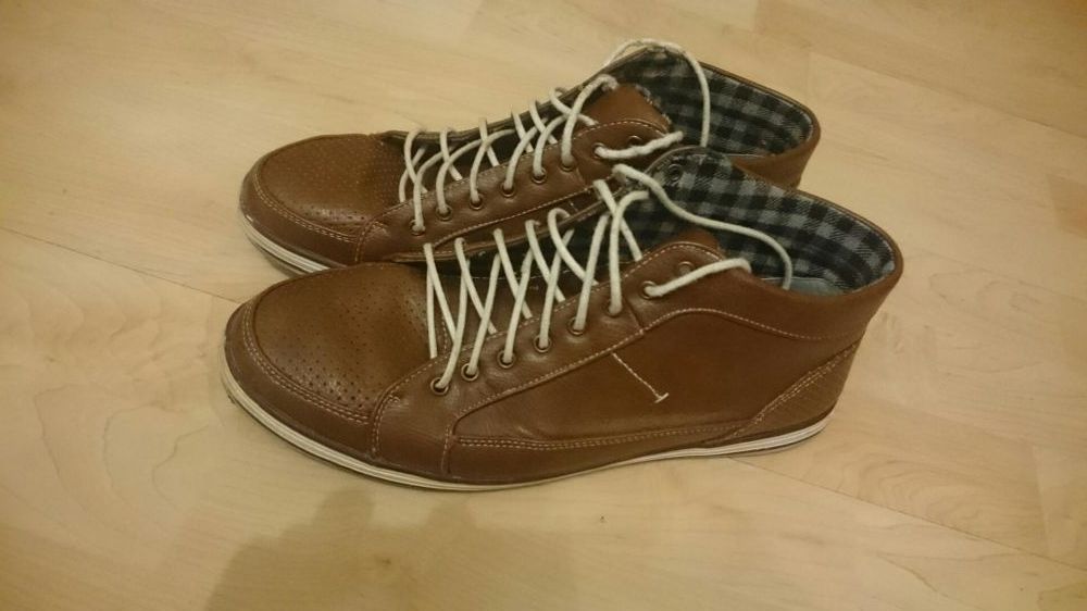 Brazowe buty CARRY
