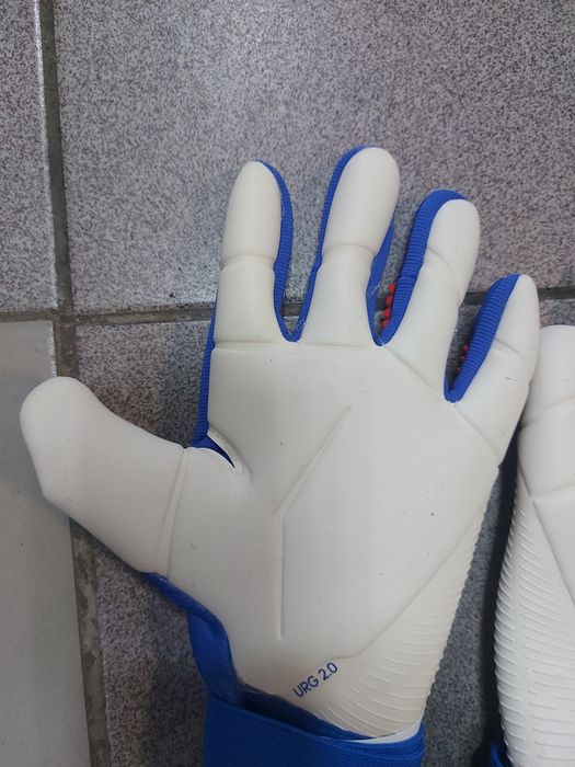 Воротарські рукавички Predator Pro H43777 роз 6