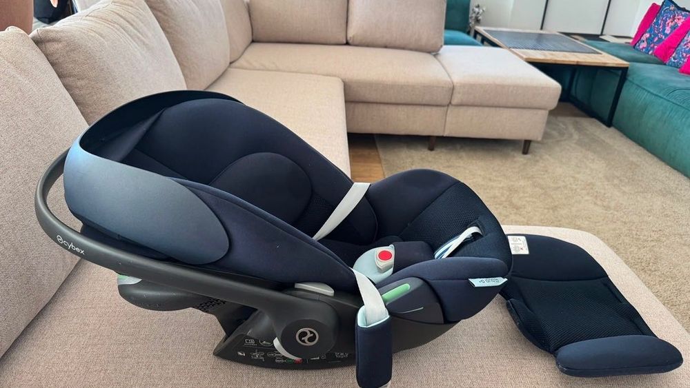 Cadeira auto CYBEX Cloud G i-Size Plus + Base G ISOFIX
