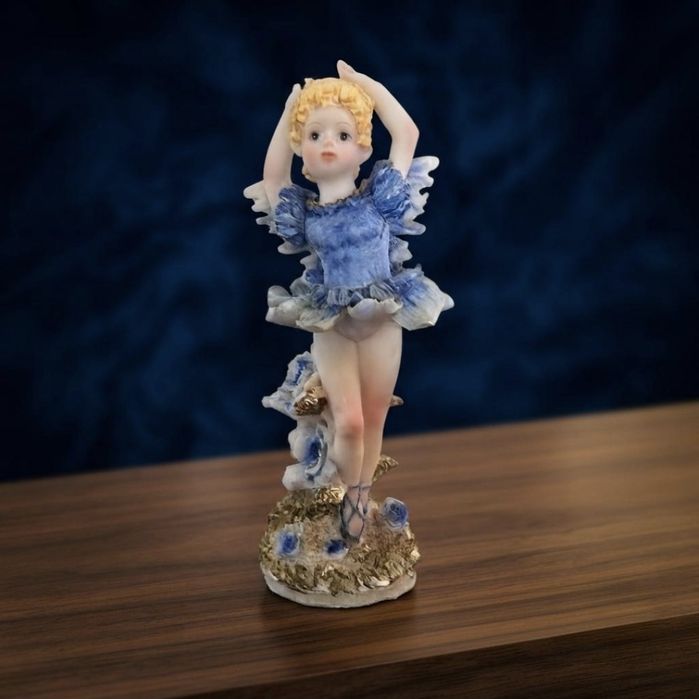 Vintage Decorative Statue / Figurine