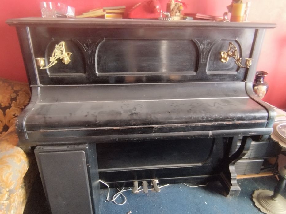 Piano vertical R. Görs & Kallmann