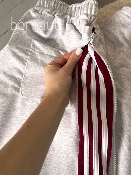 Спортивні штани з лампасами та бічною блискавкою, без флісу