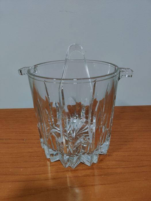 Conjunto de copos e taça de gelo