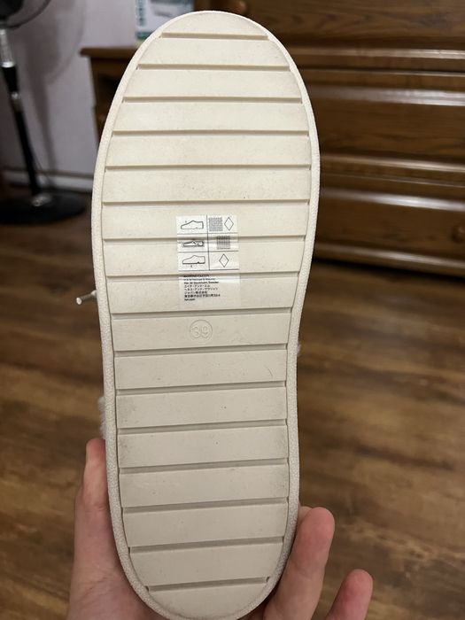 Ботинки меховые бежевые