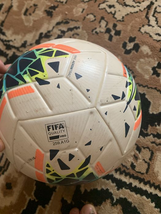 футбольні мʼячі найк