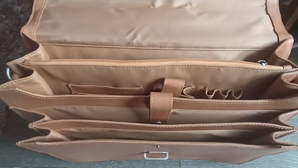 ПРОДАМ портфель жиночій діловий НОВИЙ