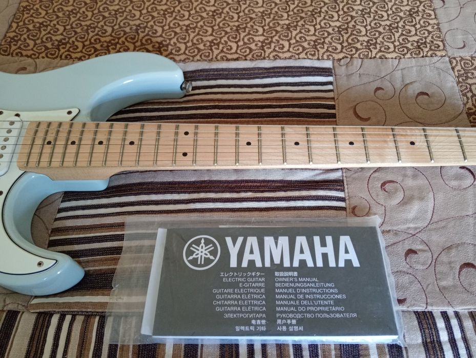 Yamaha Pacifica 112V