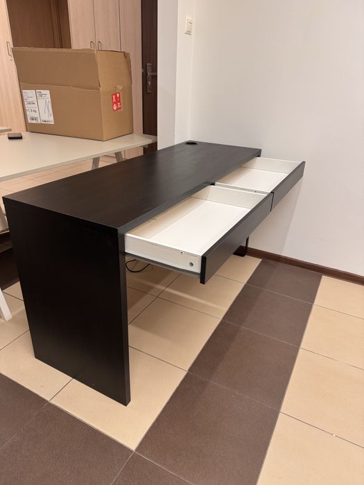 Biurka 142 cm x 50 cm czarne