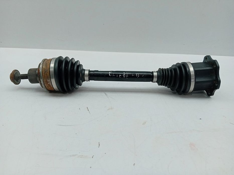 Transmissão frente direita AUDI Q8 (4MN)