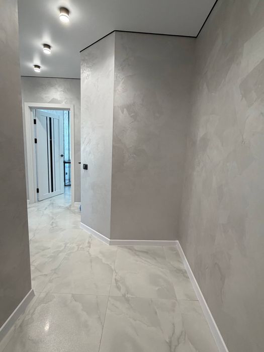 2- кімн новобудови здана з ремонтом меблями світло вода газ ліфт все є