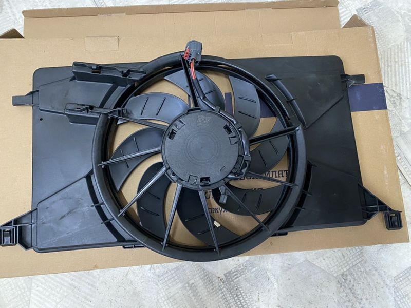 Вентилятор диффузор Ford Focus 2011-18 дифузор фокус