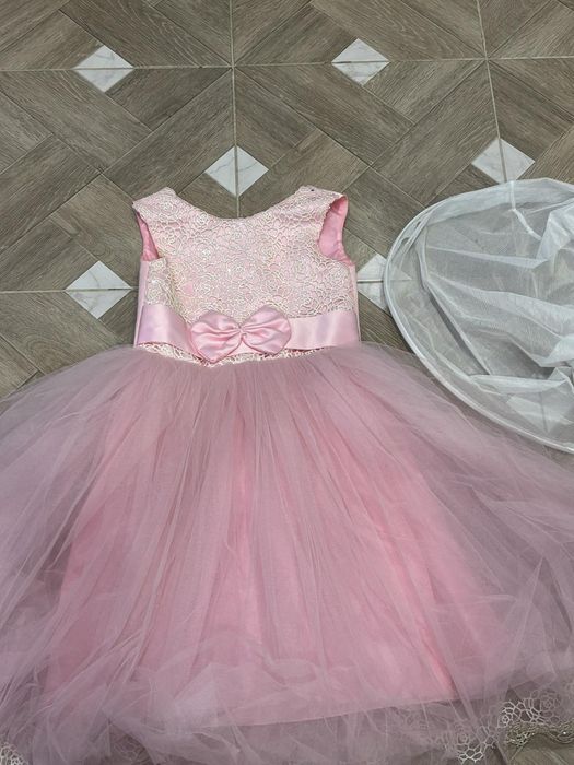 Продам платье для девочек