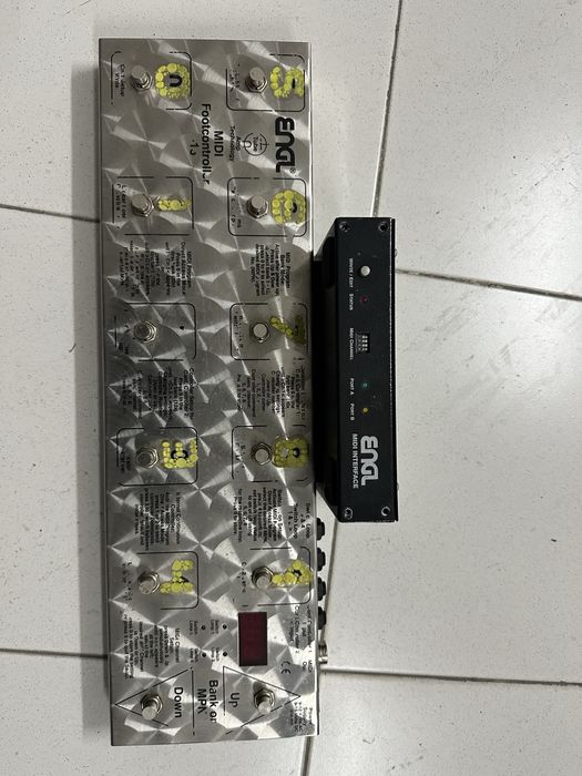Pedaleira ENGL Z15 e midi interface Z5