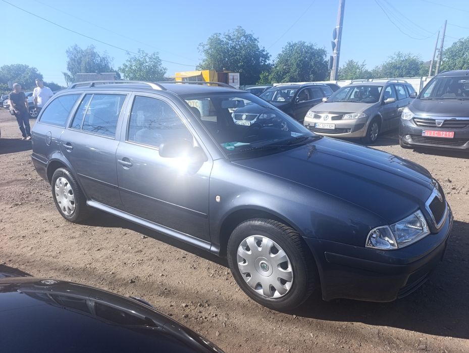 Шкода Октавія Тур 2008р.1.6мрі бензин Ціна -5800$.