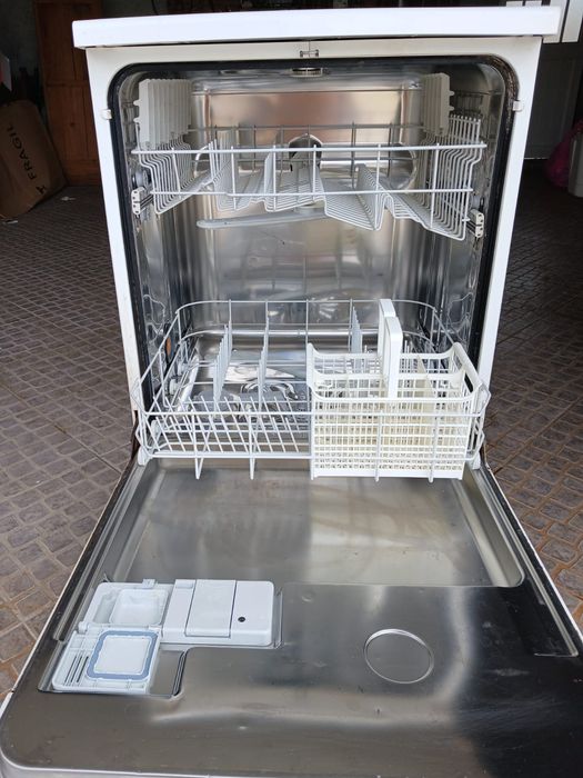 Maquina de lavar louça AEG