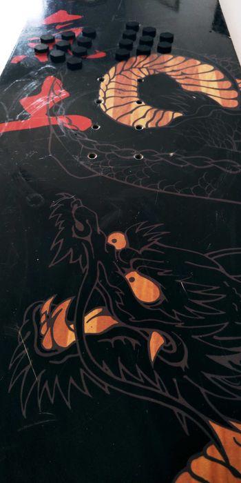 Snowboard Escape USA. Dragon, długość 155cm, czarny, czerwony