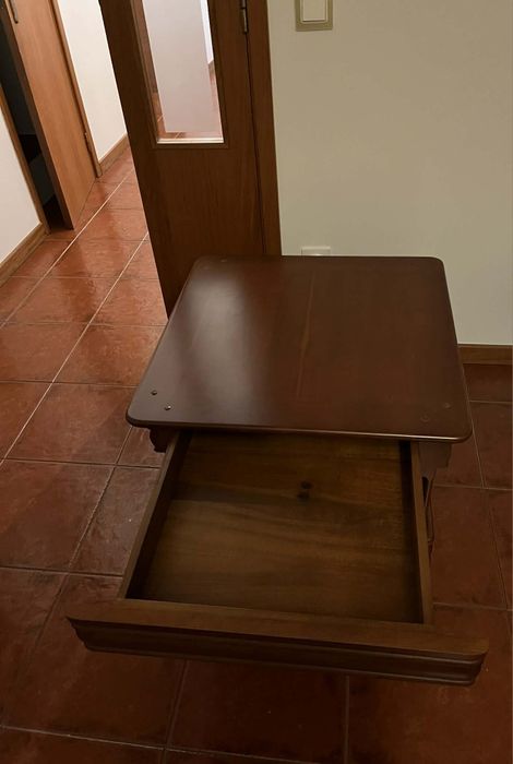 Mesa pequena para sala
