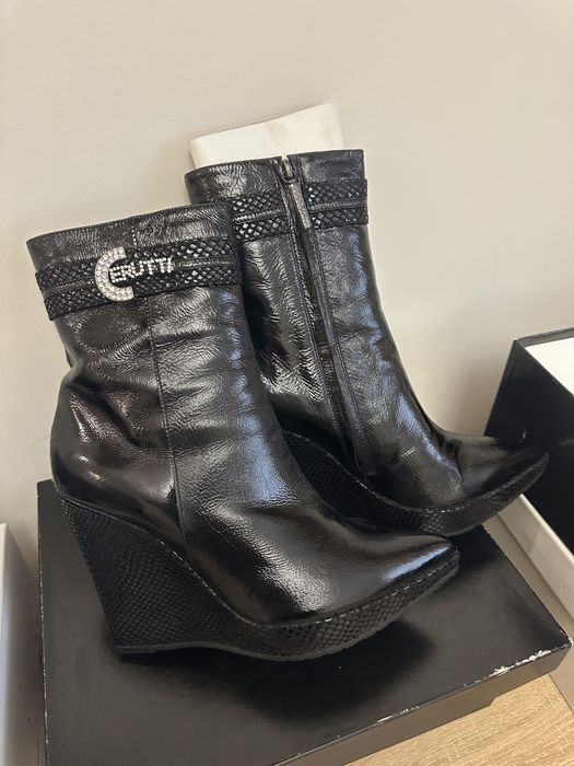 Шикарні ботильони Cerutti