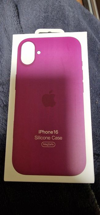 Продам чехол для Iphone 16