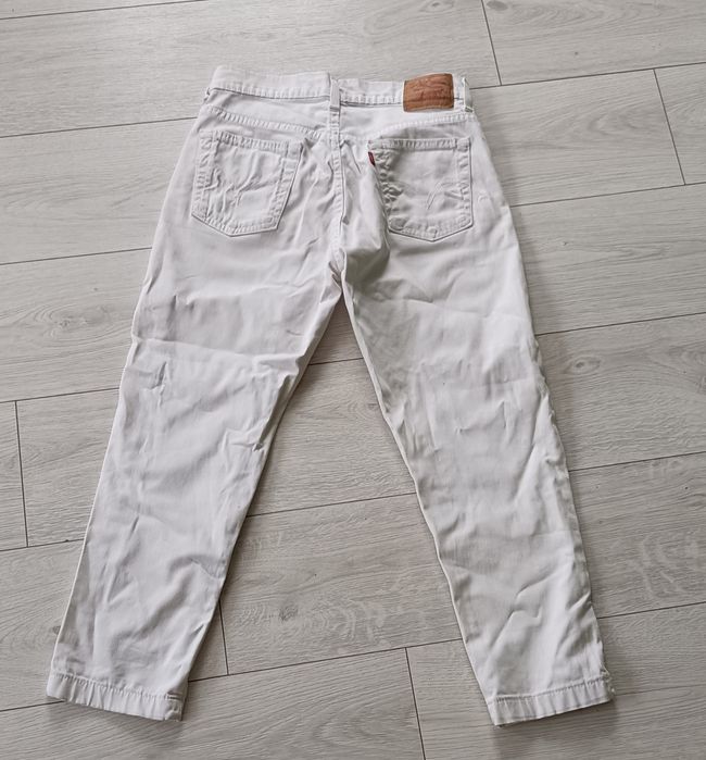 білі штани від Levis