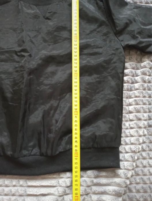 Czarny gładki sweter w koronkę M/L