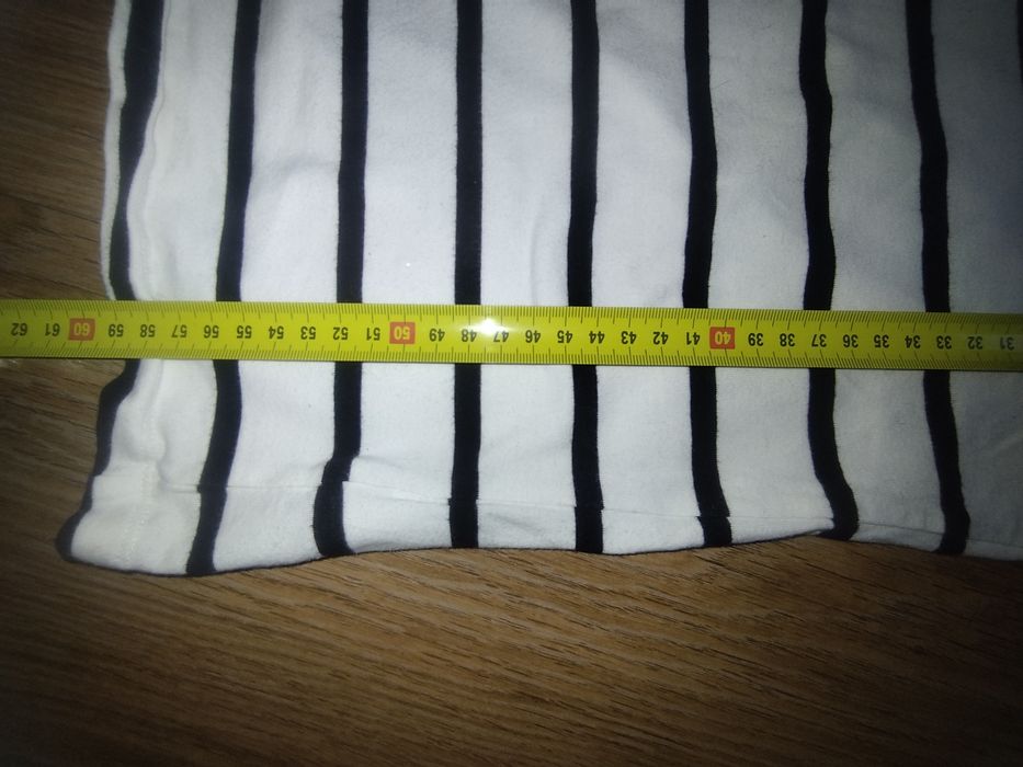 Biała bluzka w czarne paski