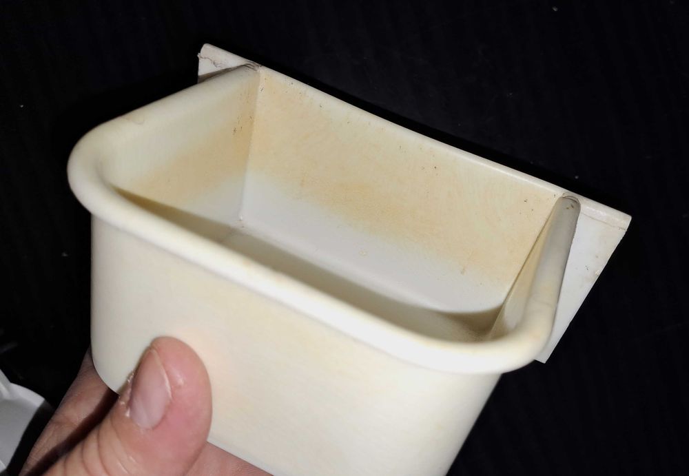 Recipientes/bebedouros para gaiolas pequenas