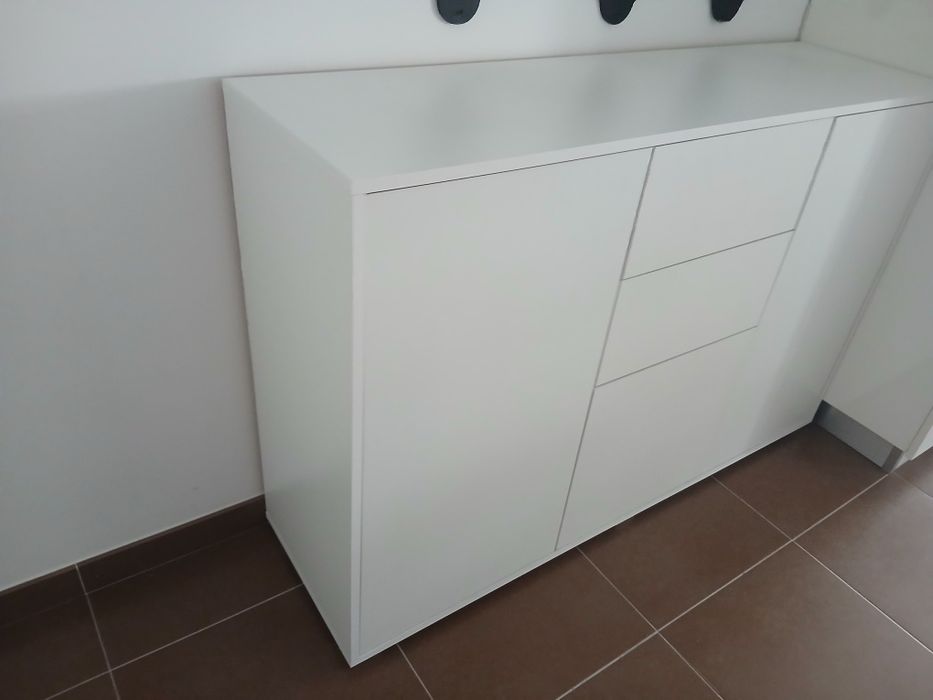 Aparador Branco gavetas e portas