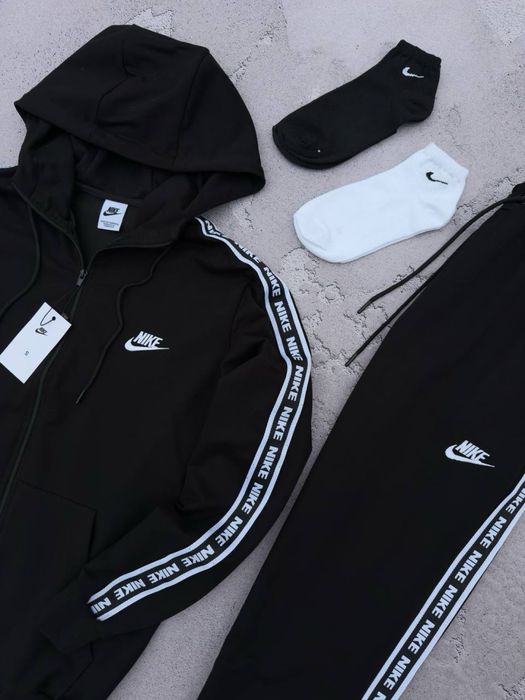 Костюм Nike: зіп худі-штани 2 пари шкарпеток у подарунок!
