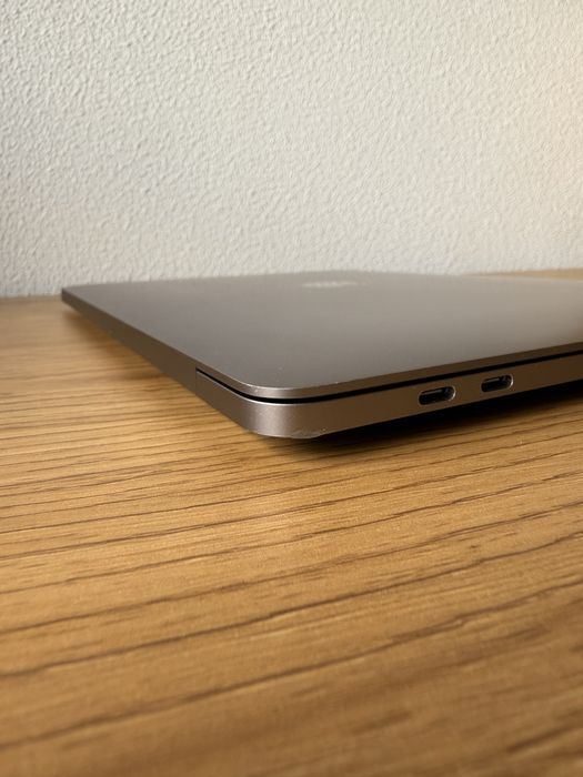 MacBook Pro M2 (2022) – 8GB / 256GB 13”