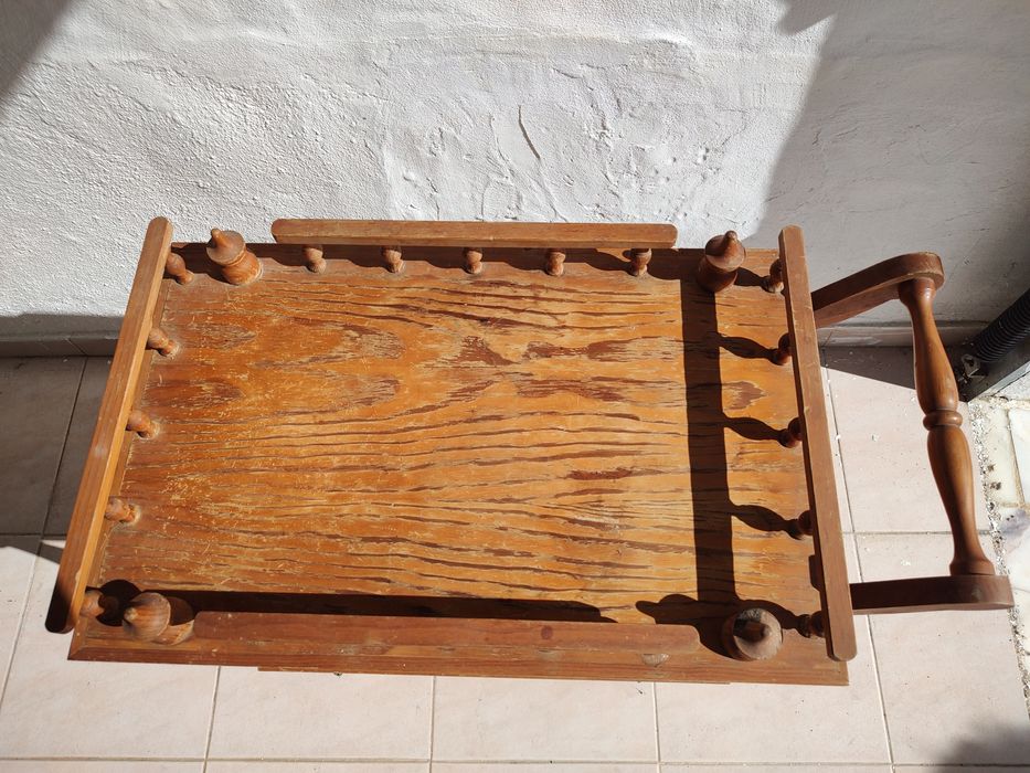 Carrinho de apoio de madeira vintage
