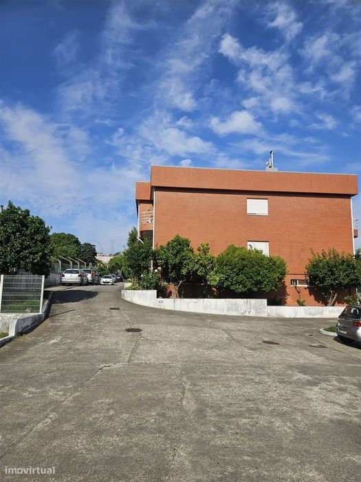Apartamento T3 Remodelado em Condomínio Fechado | Grijó