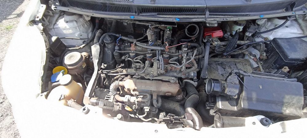 toyota yaris 1.4 1ndyv  d4d lak 068 d4d 90km samochód na części