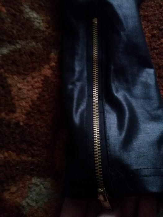 Legginsy skórzane z zipami na nogawkach