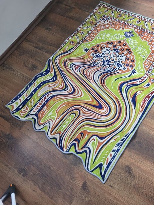 nowy dywan rozlewający się unikat! 120x80
