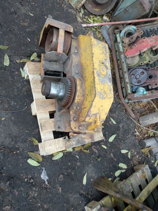 Редуктор лебедка ц3у200 40  31,5 перед и  ц2у160 20 пер и 31,5 Кс3575