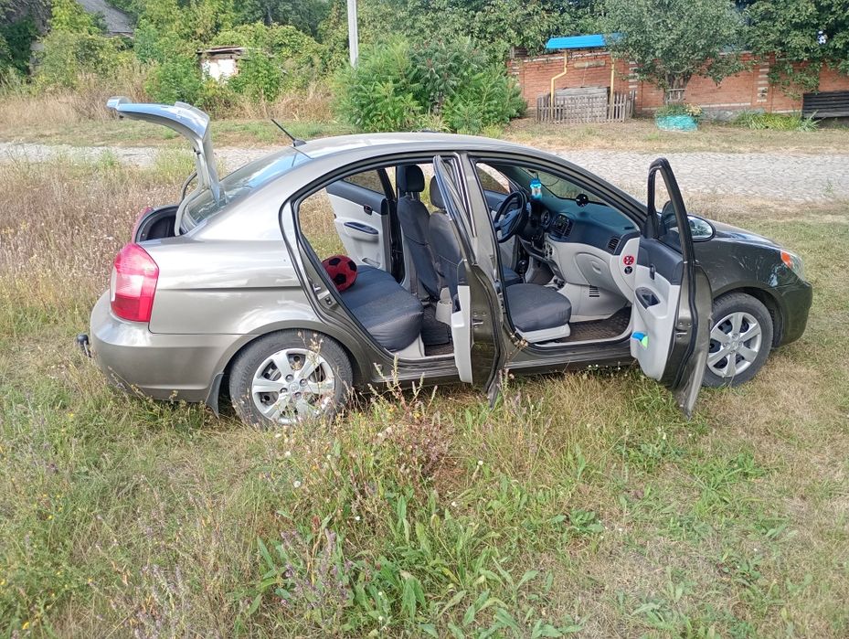 авто Хюндай акцент 2009