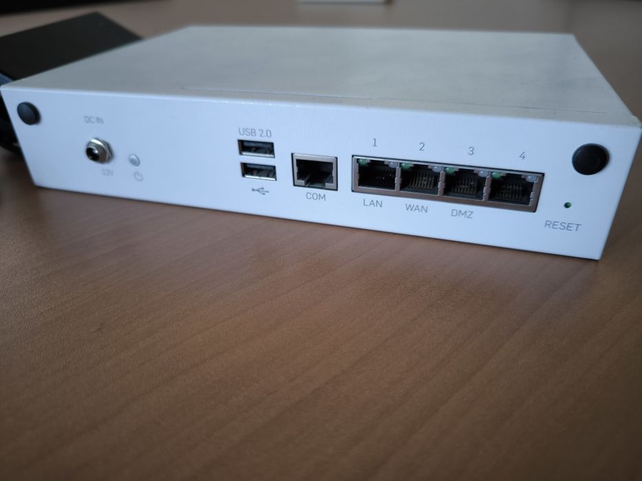 Router Firewall Sophos XG 85