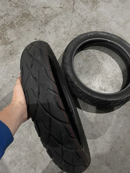 Продам мотарди,шини r17 покришки як нові.