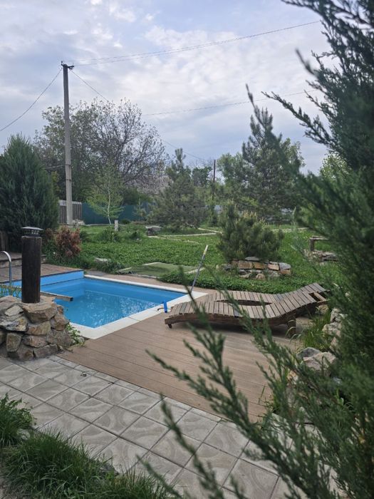 Готовий бізнес: 3 ділянки з житловим будинком