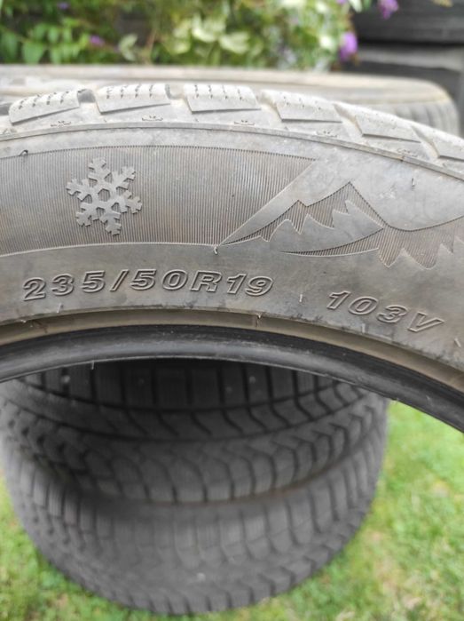Opony zimowe 235/50/19 Goodride 2024r