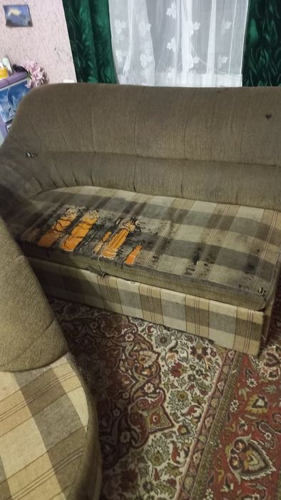 Продам угловой диван б/у