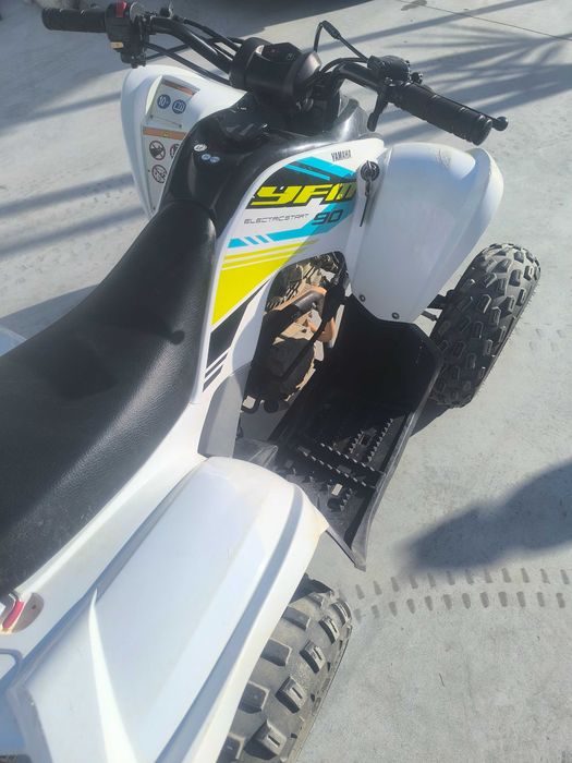 Moto Yamaha 90 raptor com 40 horas, gasolina de 2023.