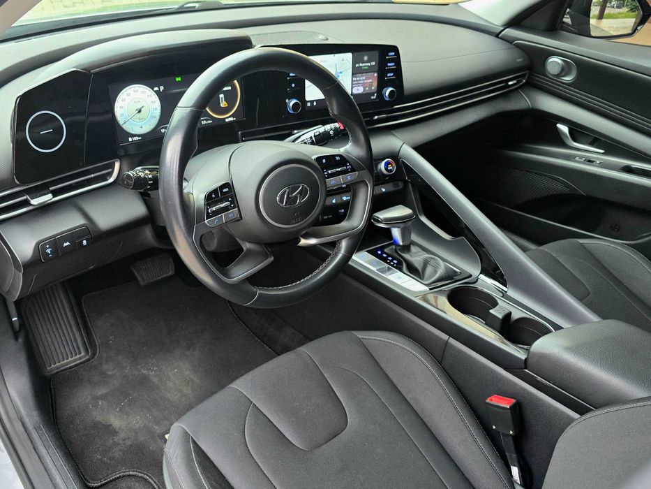 Hyundai Elantra 2020г.в. 2.0 автомат, бензин