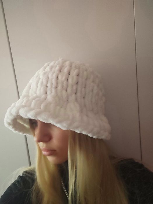 Шапка та шарф-снуд стильні плюшеві ручної в'язки Alize Puffy