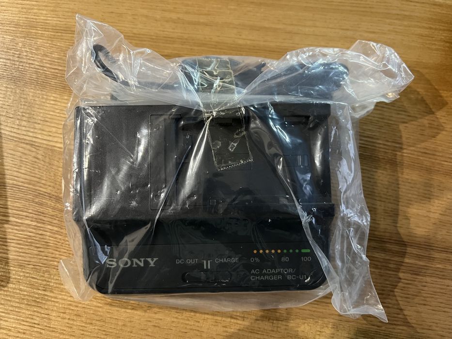 Зарядное устройство Sony BC-U1
