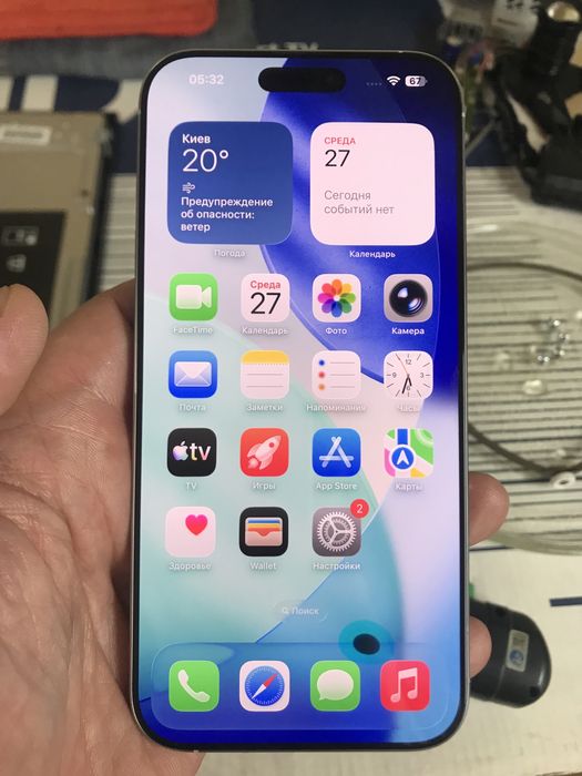 Дисплей iPhone 16 pro max оригинал переклей с дефектом