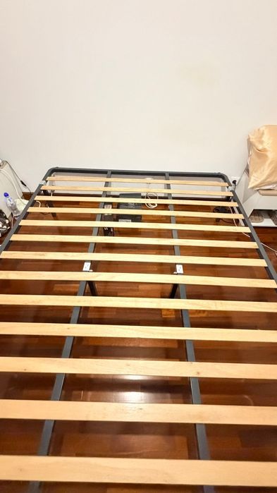 Base cama queen em excelente estado