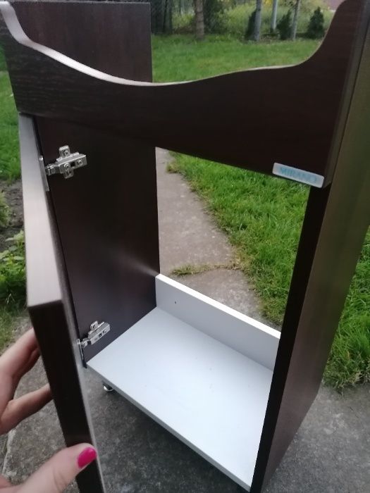 Nowe szafki podumywalkowe MODECO Orzech 50cm